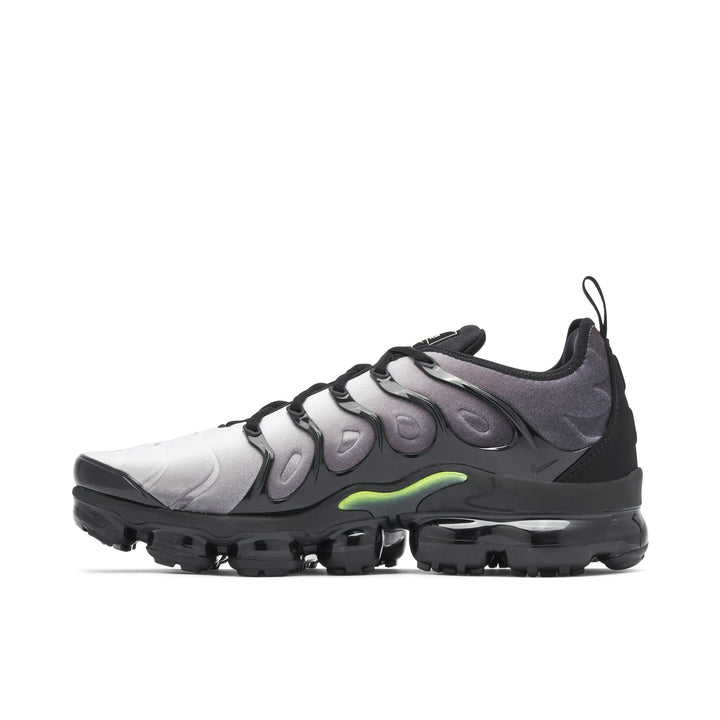 NIKE AIR VAPORMAX PLUS BLACK VOLT