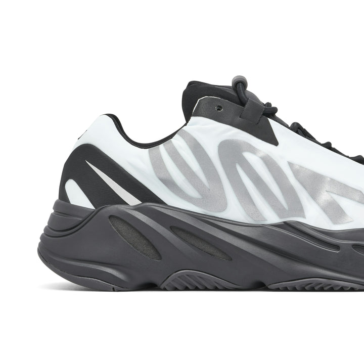 YEEZY BOOST 700 MNVN BLUE TINT